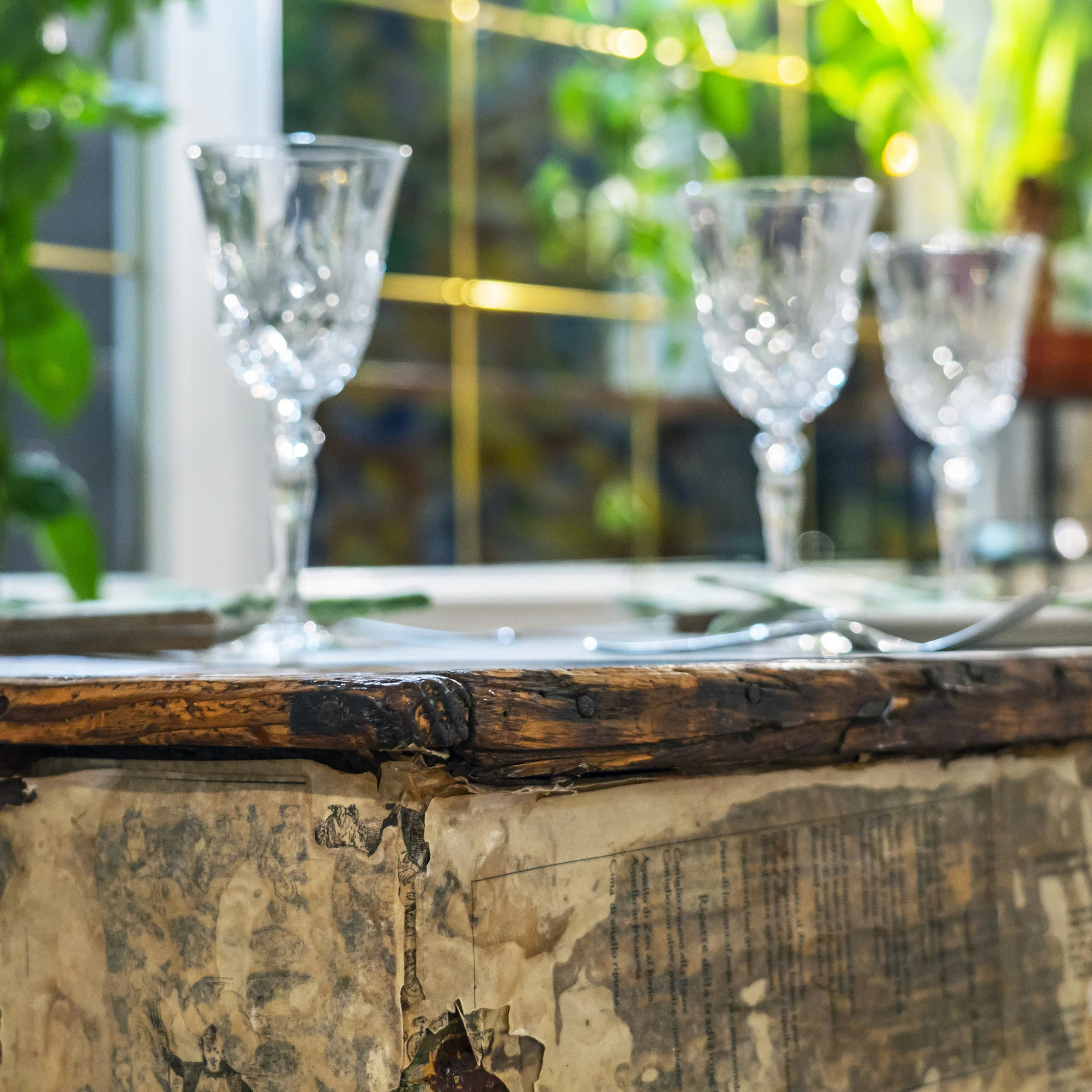 Table setting with crystal glasses